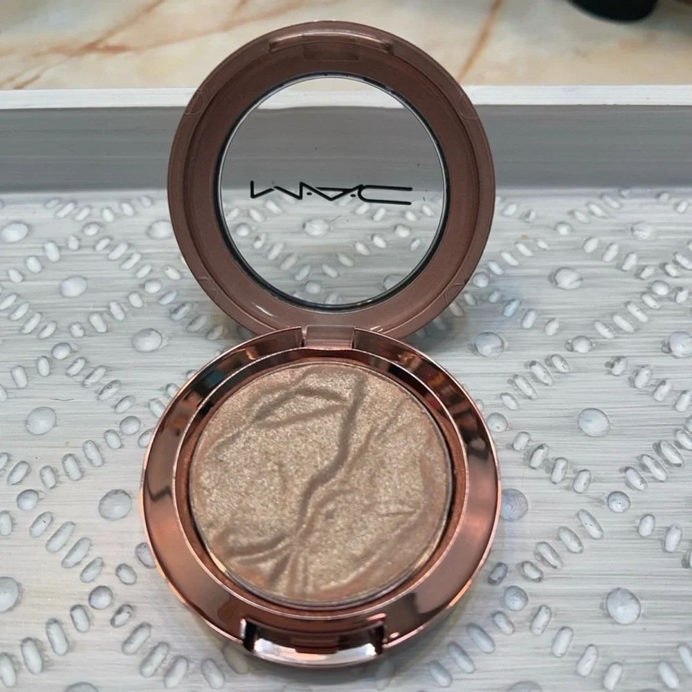 MAC ~’WHITE HAUTE’ Foiled Shadow ~ DISCONTINUED ~ Full Size 3 g ~ RARE & HTF NIB